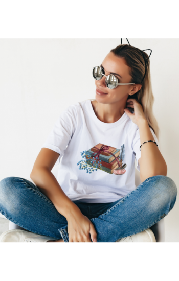 Kitap Baskılı Kadın Tshirt - Beyaz…