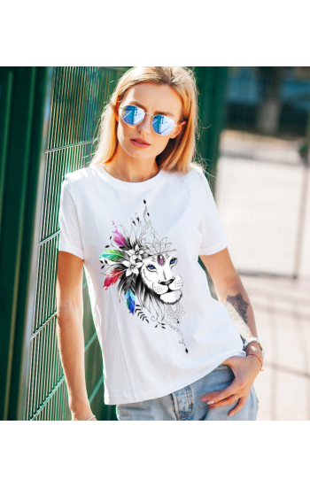 Çiçek Ve Tüy Taçlı  Aslan Baskılı Beyaz Kadın T-shirt Tişört…